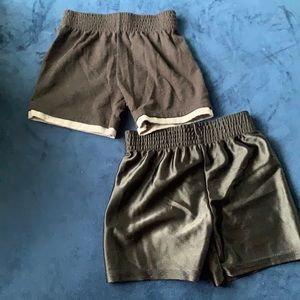 18m Bundle of 2 shorts!!!